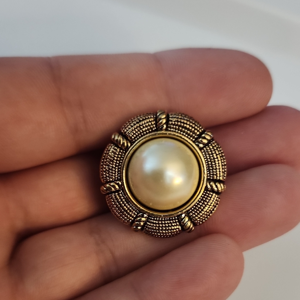 Elegant Gold and Cream shoe charms